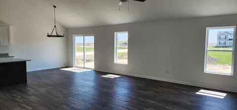Living - 533 Carriage Ct, Dwight, IL 60420 photo 1 of 1