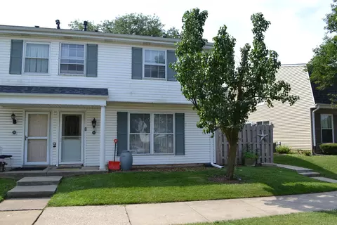 28 Fernwood Dr # V, Bolingbrook, IL 60440