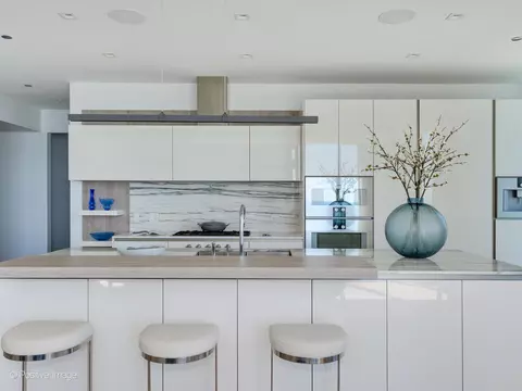 Kitchen - 363 E Wacker Dr #1708, Chicago, IL 60601 photo 2 of 2