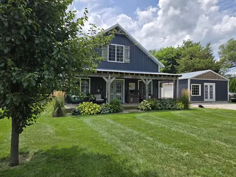 10258 E River South Rd, Momence, IL 60954