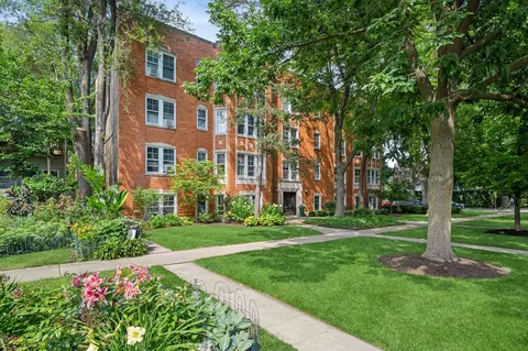 1907 Lincoln St #1B, Evanston, IL 60201