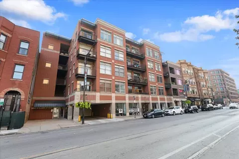 3260 N Clark St #306, Chicago, IL 60657