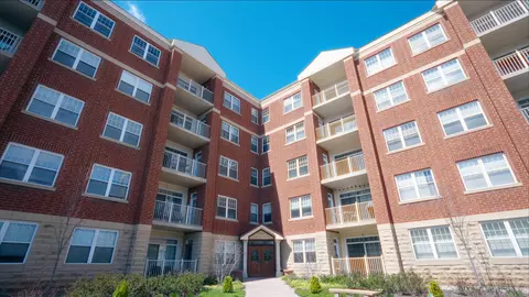 1 Itasca Pl #408, Itasca, IL 60143