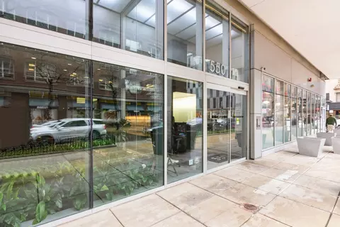 550 N St Clair St #1702, Chicago, IL 60611