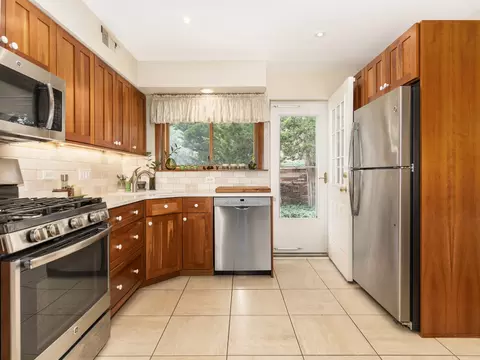 9237 Forestview Rd, Evanston, IL 60203 photo 8