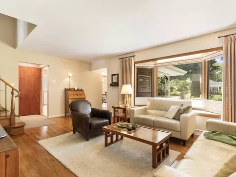 9237 Forestview Rd, Evanston, IL 60203 photo 3