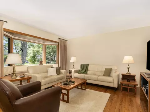9237 Forestview Rd, Evanston, IL 60203 photo 4