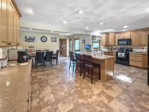 Kitchen - 697 Bradmar Dr, Freeport, IL 61032 photo 1 of 4