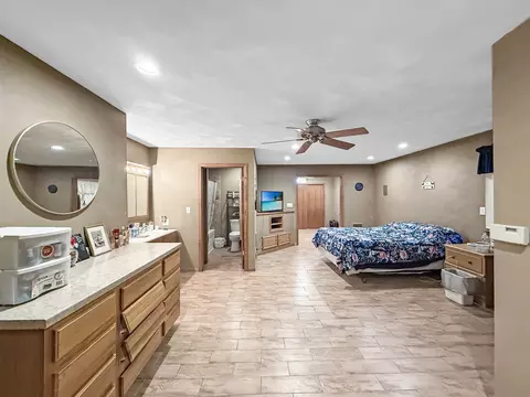 Bedroom - 697 Bradmar Dr, Freeport, IL 61032 photo 3 of 3