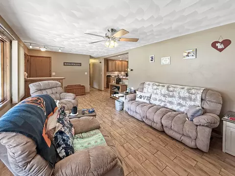 Living - 697 Bradmar Dr, Freeport, IL 61032 photo 1 of 1