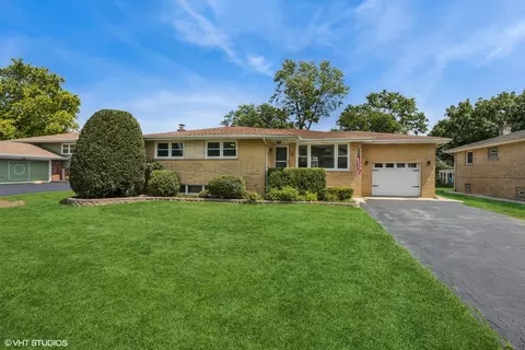 8615 Dunbar St, Willow Springs, IL 60480