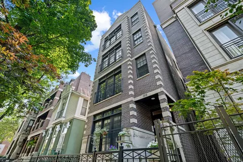 1510 N Cleveland Ave #2, Chicago, IL 60610