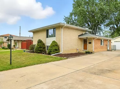 4336 Scott St, Oak Forest, IL 60452