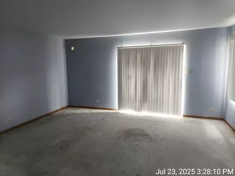 29 Cunningham Ln, Park Forest, IL 60466 photo 3