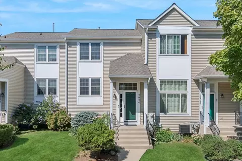 2924 Shelly Ln, Aurora, IL 60504