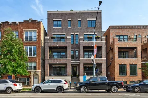 2341 W Roscoe St #1E, Chicago, IL 60618