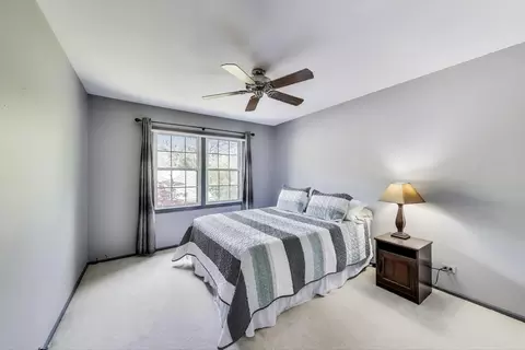Bedroom - 1022 Oakview Dr, Wheaton, IL 60187 photo 2 of 3