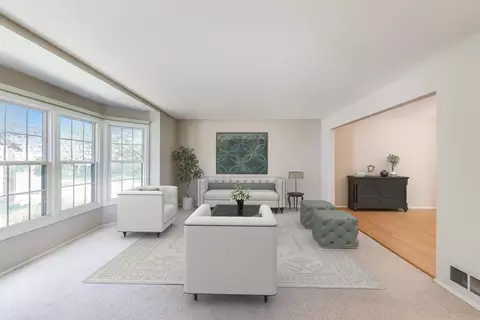 Living - 1022 Oakview Dr, Wheaton, IL 60187 photo 1 of 5