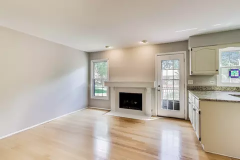 Living - 1022 Oakview Dr, Wheaton, IL 60187 photo 5 of 5