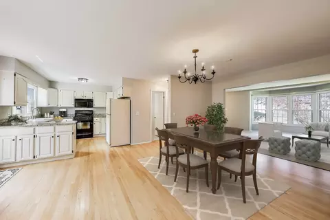 Dining - 1022 Oakview Dr, Wheaton, IL 60187 photo 1 of 1