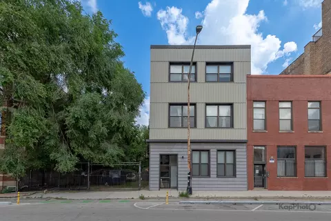 1346 W Augusta Blvd #2, Chicago, IL 60642