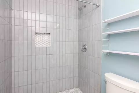 Bath - 2324 Modaff Rd, Naperville, IL 60565 photo 4 of 4