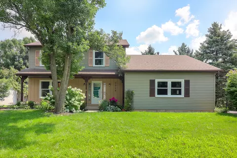 2324 Modaff Rd, Naperville, IL 60565