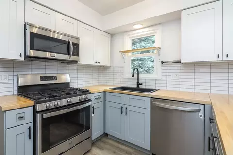 Kitchen - 2324 Modaff Rd, Naperville, IL 60565 photo 2 of 5