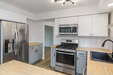 Kitchen - 2324 Modaff Rd, Naperville, IL 60565 photo 4 of 5