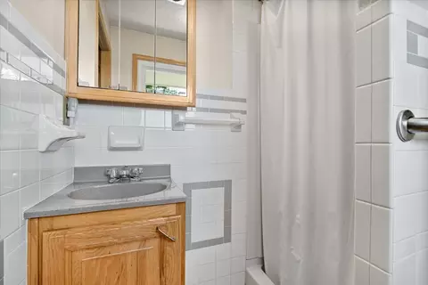 Bath - 13310 Tango Rd, Bloomington, IL 61705 photo 2 of 2
