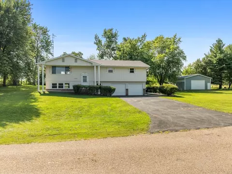 Exterior - 13310 Tango Rd, Bloomington, IL 61705 photo 2 of 5