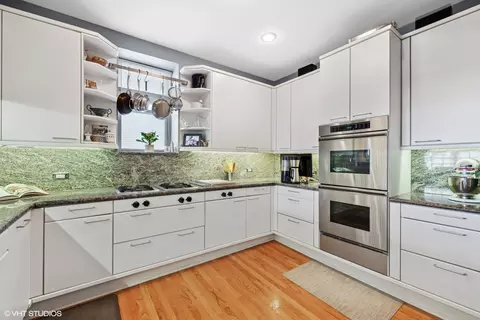 Kitchen - 77 E Division St #3, Chicago, IL 60610 photo 3 of 4