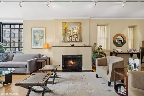 Living - 77 E Division St #3, Chicago, IL 60610 photo 3 of 6