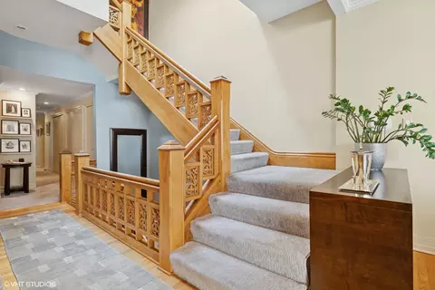 Entry Way - 77 E Division St #3, Chicago, IL 60610 photo 2 of 2