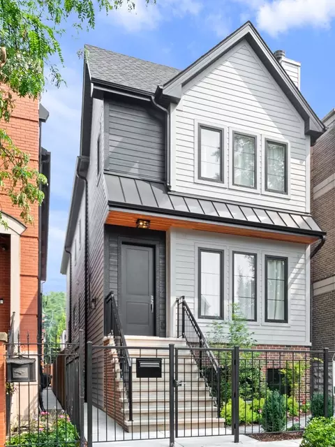 1926 W Wellington Ave, Chicago, IL 60657