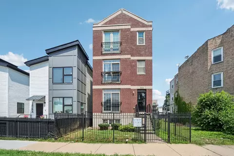 2826 W Harrison St #1, Chicago, IL 60612