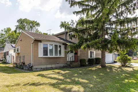 1404 N Pleasant Dr, Round Lake Beach, IL 60073