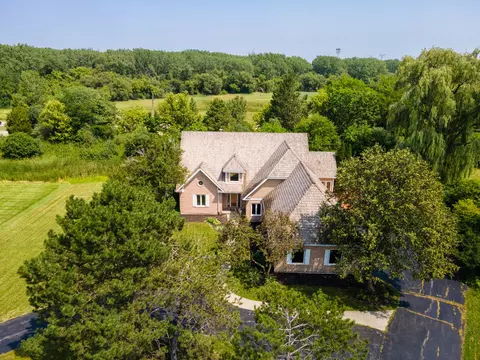 6248 Pine Tree Dr, Long Grove, IL 60047