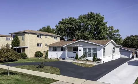 903 S York Rd, Bensenville, IL 60106