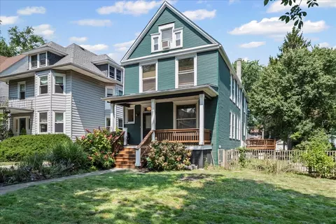 1842 W Greenleaf Ave, Chicago, IL 60626