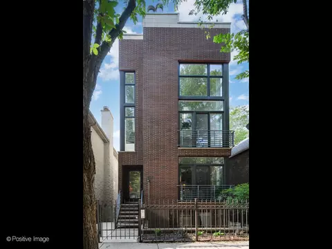 1735 W Le Moyne St #1, Chicago, IL 60622