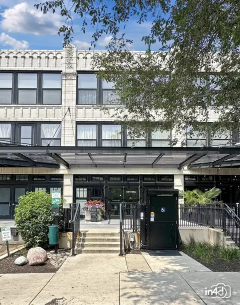 1150 W 15th St #232, Chicago, IL 60608