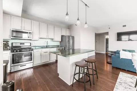 Kitchen - 5 E 14th Pl #605, Chicago, IL 60605 photo 1 of 3