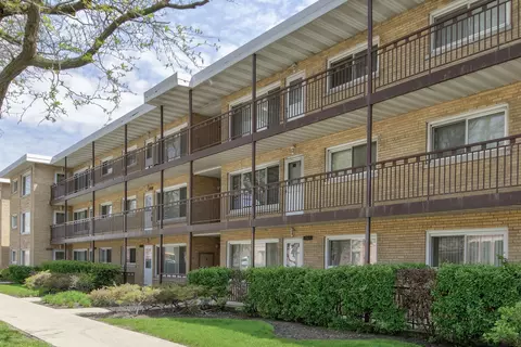 4911 N Harlem Ave #3, Chicago, IL 60656