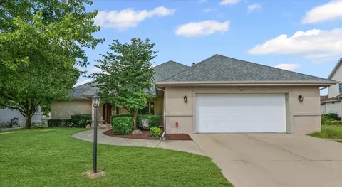 413 Beringer Cir, Urbana, IL 61802