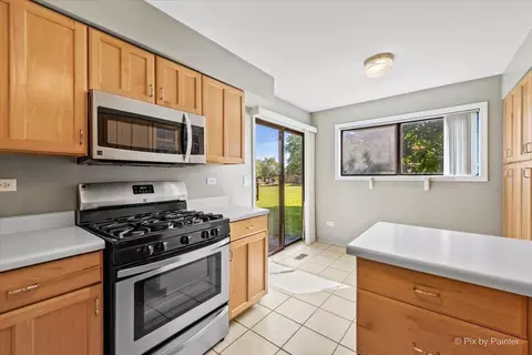 1407 Creekside Ct #B, Elgin, IL 60123 photo 10