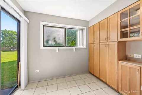 1407 Creekside Ct #B, Elgin, IL 60123 photo 11