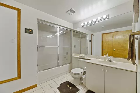Bath - 2410 Halina Dr, Glenview, IL 60026 photo 8 of 8