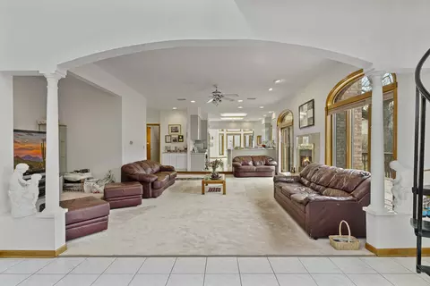 Living - 2410 Halina Dr, Glenview, IL 60026 photo 3 of 8