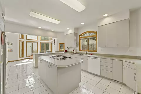 Kitchen - 2410 Halina Dr, Glenview, IL 60026 photo 6 of 6